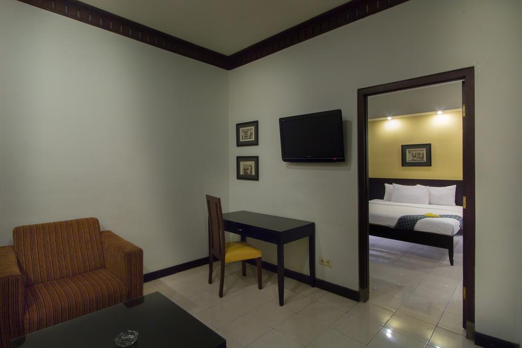Hotel Quirin Semarang Room photo