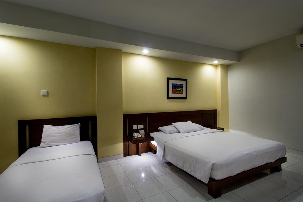 Hotel Quirin Semarang Room photo